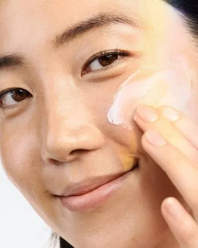 Even Better Brightening Moisturizer image 2