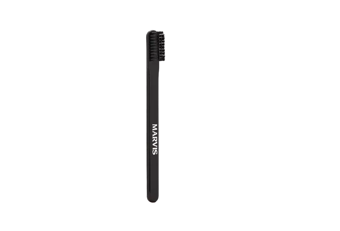 Toothbrush Black Medium